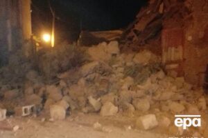 Здание в городке Лакко Амено полностью разрушено