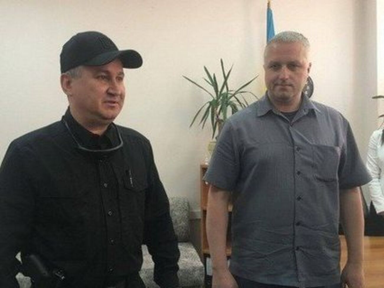 Доценко (на фото справа) руководил управлением СБУ в Херсонской области