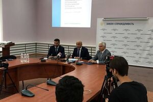 По словам Мамедова (на фото второй слева), эксперты учли и "скифское золото", и археологическое наследие, и произведения искусства