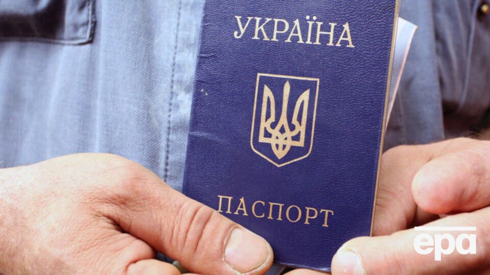54% опитаних українців категорично проти надання російській мові статусу другої державної