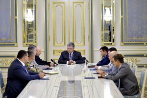 Порошенко поручил рассмотреть вопрос вероятных поставок КНДР украинских ракетных двигателей на Совбезе ООН