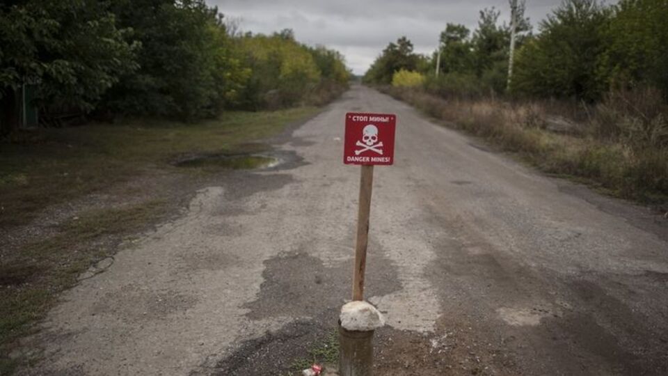 Багато доріг та лісосмуг у "сірій зоні" заміновано
