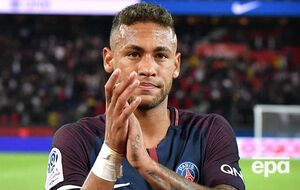 "Барселона" судится с Неймаром