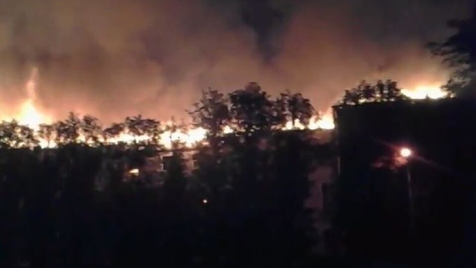 Суд міг загорітися внаслідок удару блискавки