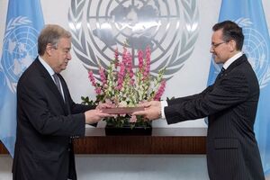 Морару (праворуч) просить Генасамблею розглянути питання про виведення іноземних військових із території Молдови