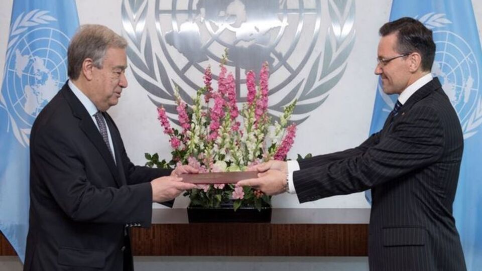 Морару (праворуч) просить Генасамблею розглянути питання про виведення іноземних військових із території Молдови