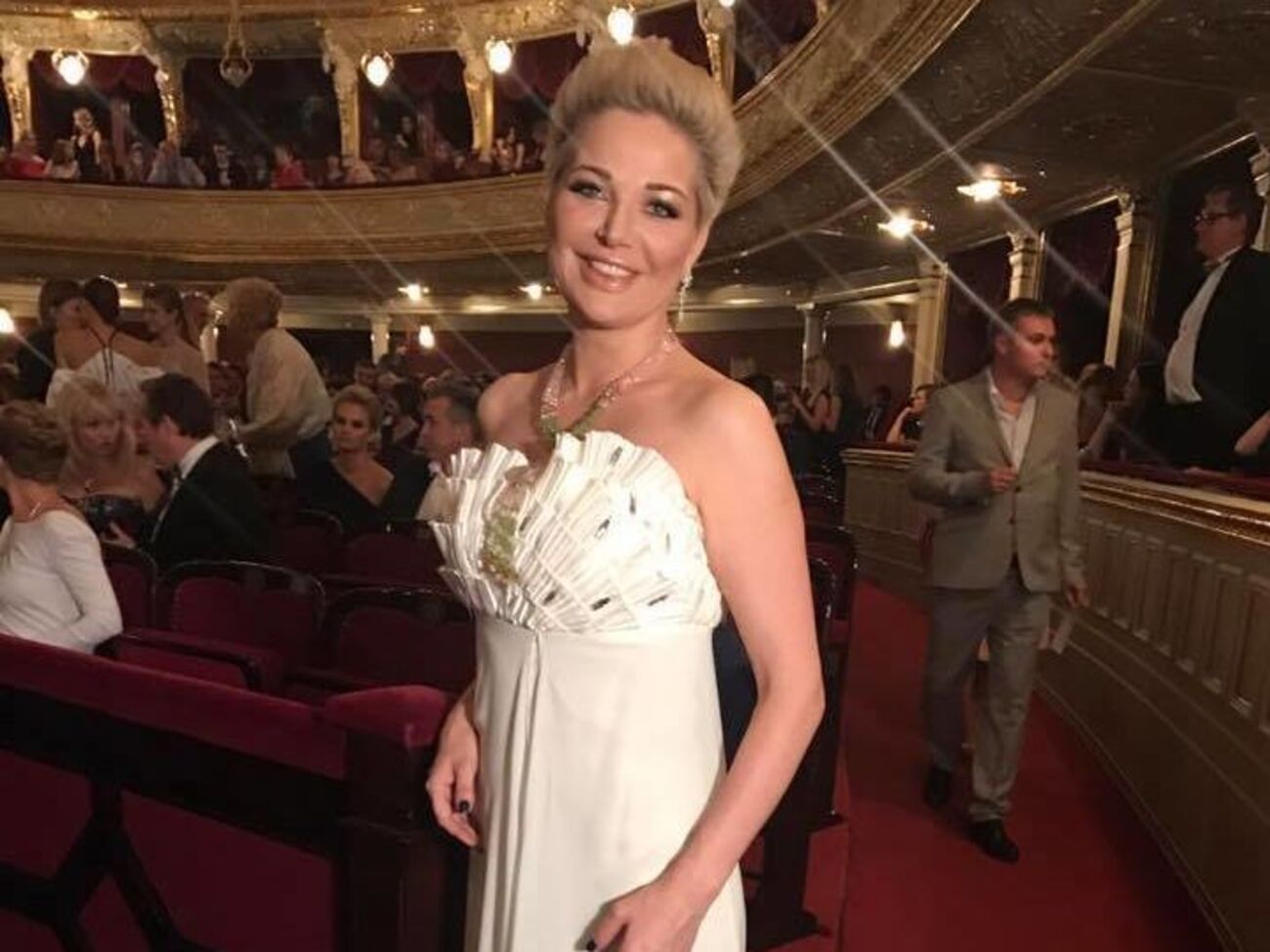 Максакова опровергла слухи, что будет исполнять гимн Украины