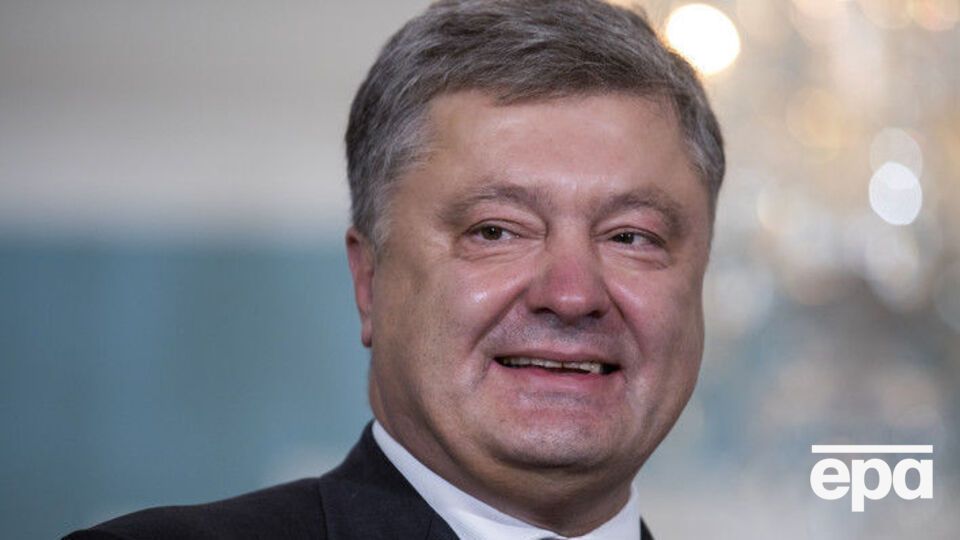 Порошенко поздравил граждан Украины с Днем государственного флага