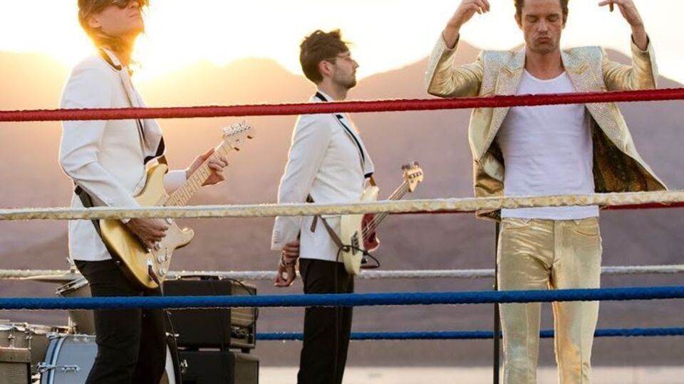 The Killers сыграли на боксерском ринге в пустыне