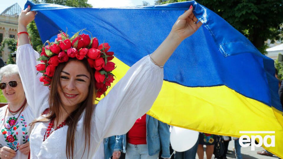 В Україні сьогодні святкують День прапора