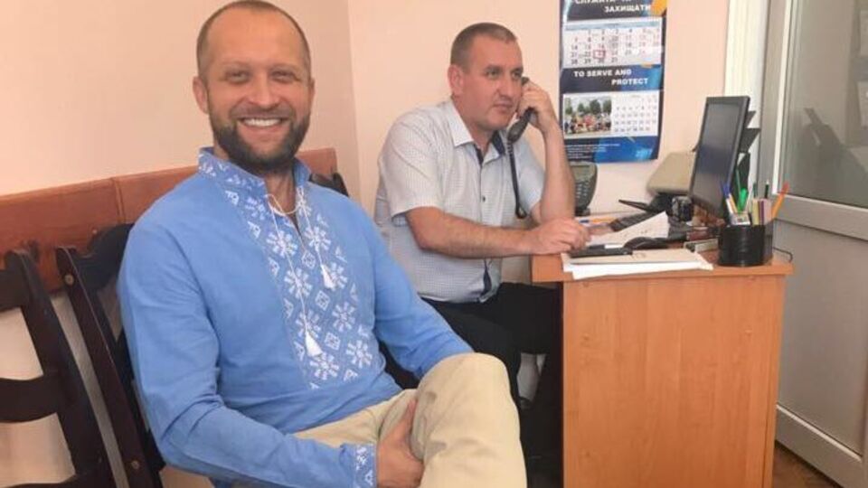 Поляков показав електронний браслет