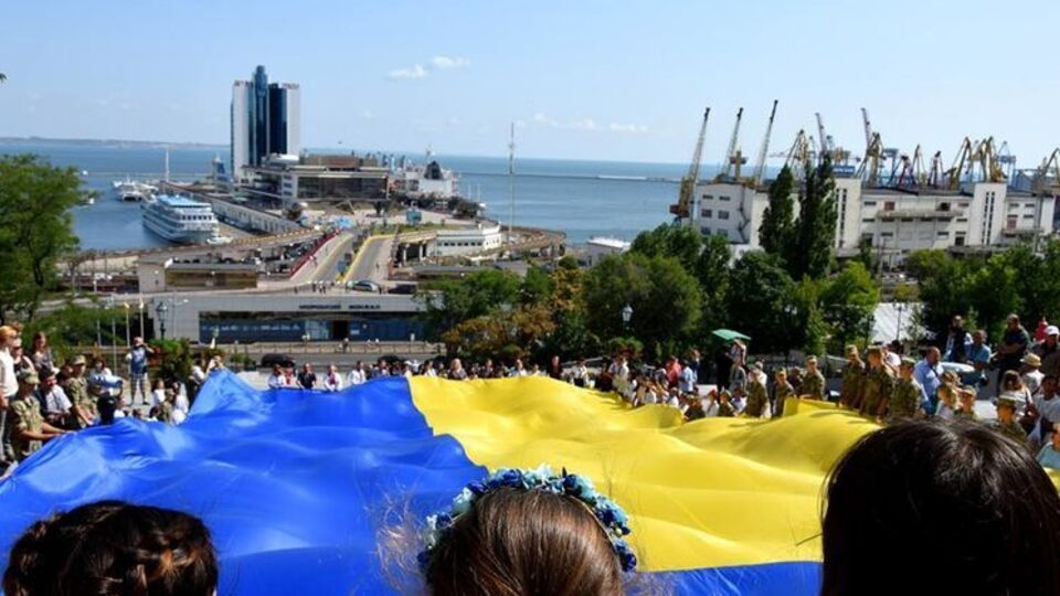 Державний прапор України на Потьомкінських сходах в Одесі