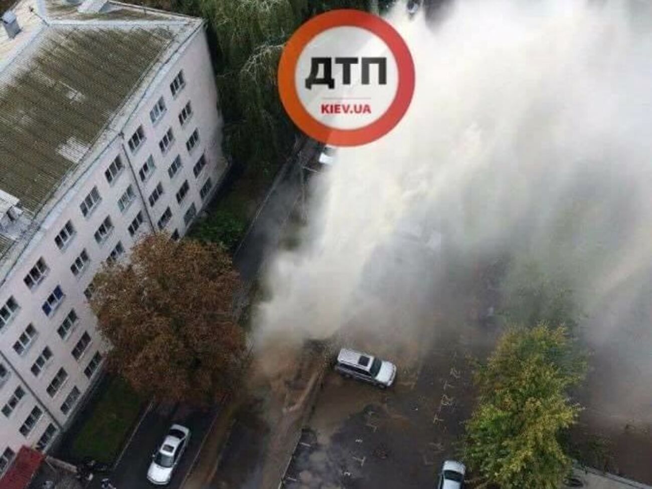 У Києві прорвало трубу