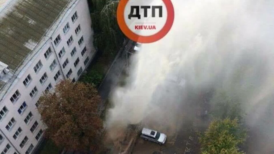 У Києві прорвало трубу