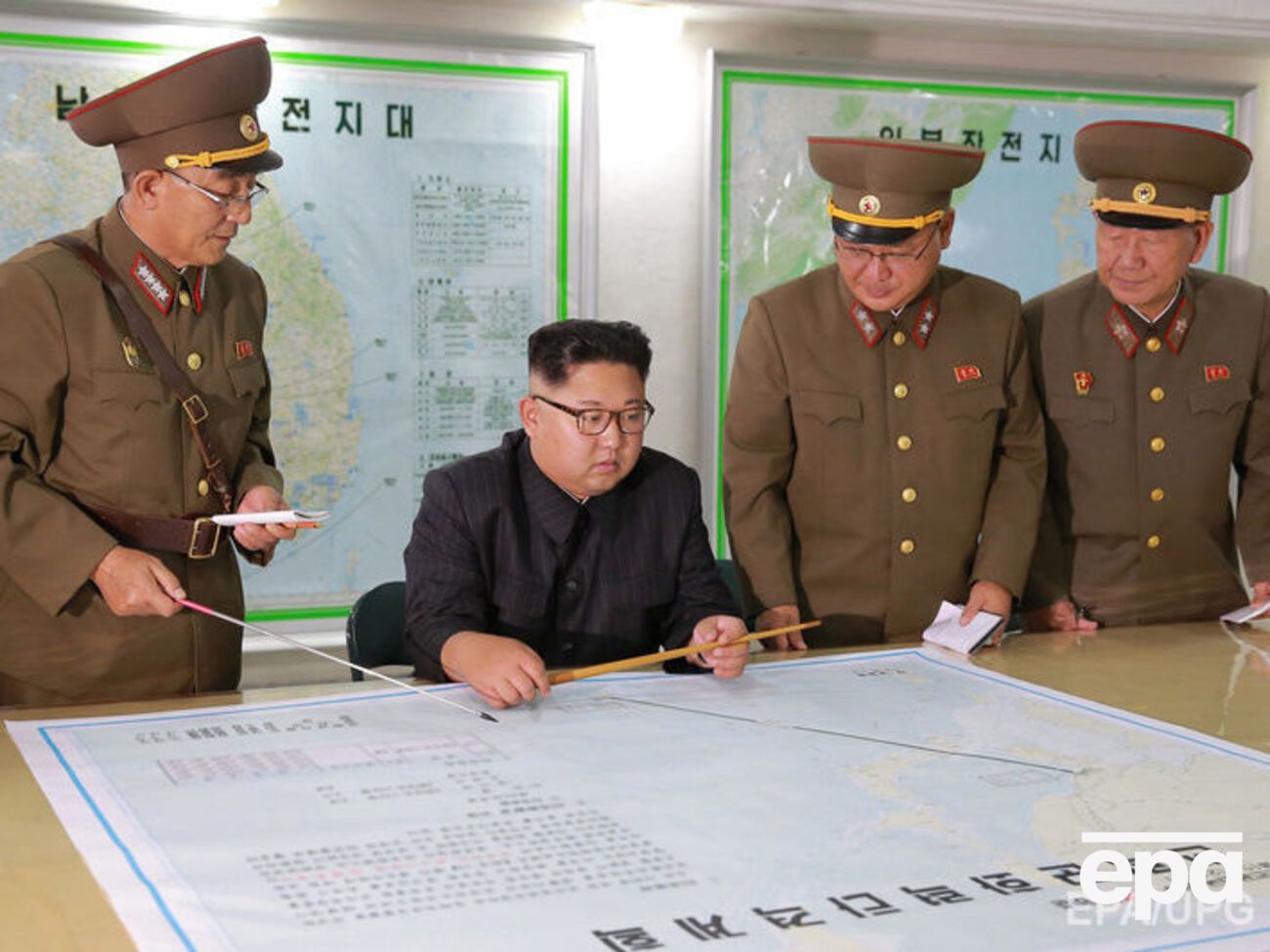 Ким Чен Ын посетил завод по производству твердотопливных двигателей