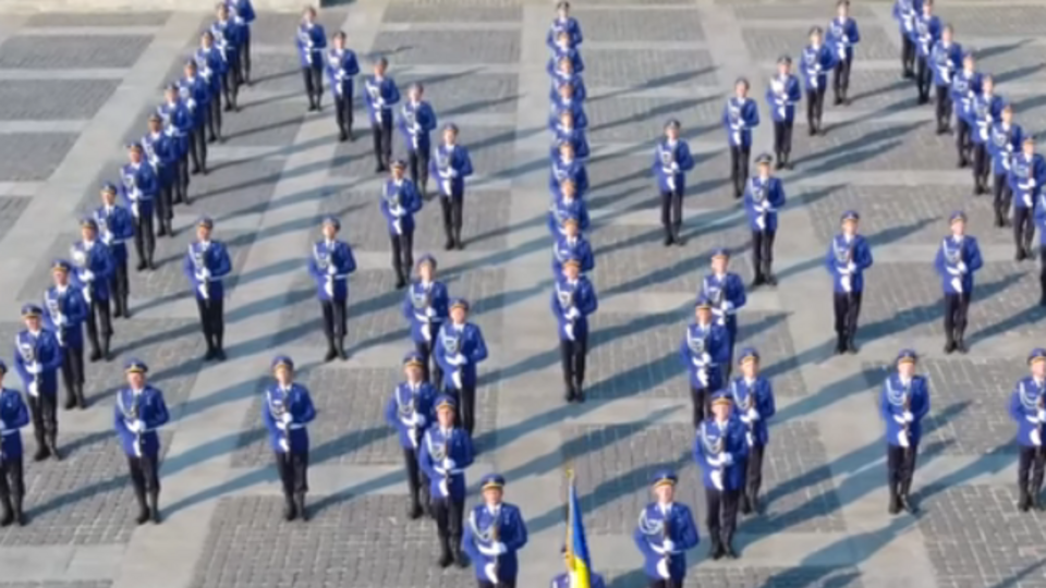 Шикування зняли з висоти квадрокоптером