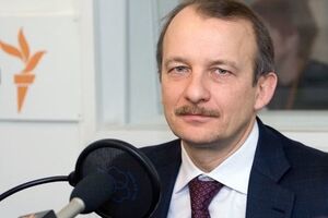 Алексашенко повідомив, що перебуває за кордоном