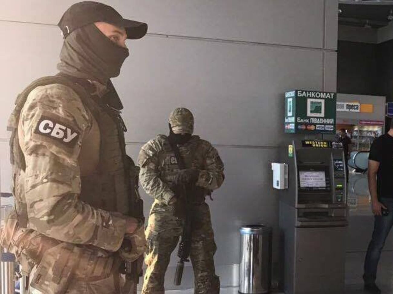 Співробітника СБУ затримали на хабарі