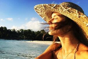 Амброзіо показала, як проводить відпустку