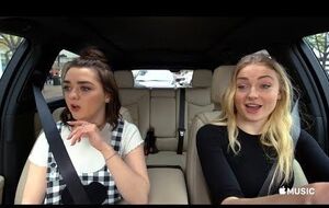 Уильямс и Тернер стали героинями Carpool Karaoke