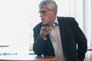 Думаю, американці продовжать диверсії в наших під'їздах і поліклініках, щоб спричинити невдоволення населення