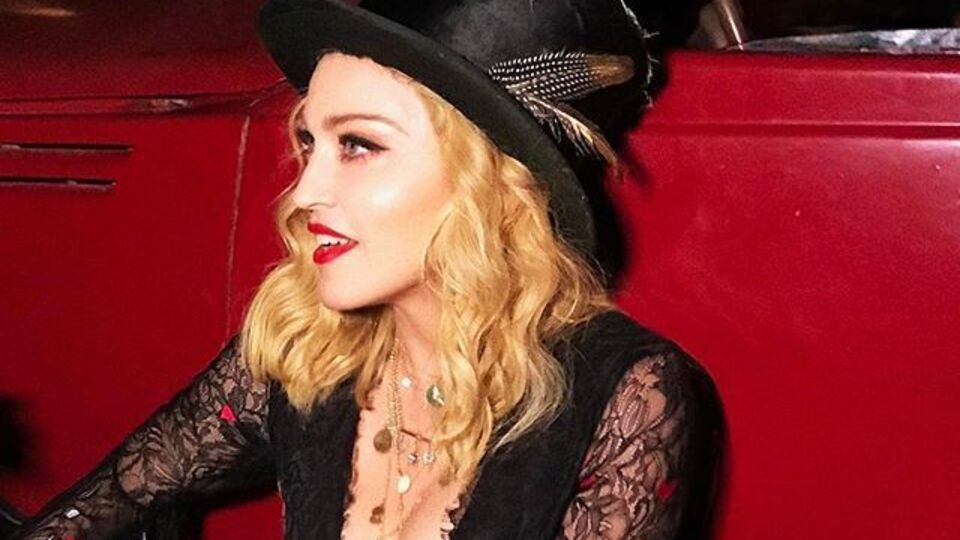 Мадонна: Що трапляється, коли ти фарбуєш губи фіолетовою помадою