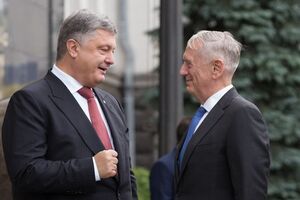 Меттіс після зустрічі з Порошенком прокоментував надання Україні летального озброєння