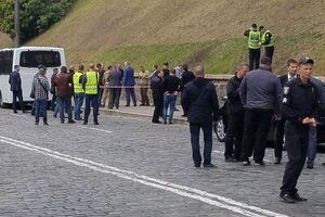 Наразі проводять слідчі дії