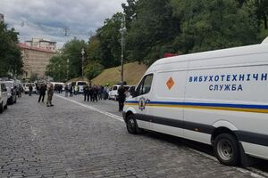 У Києві на вулиці Грушевського стався вибух
