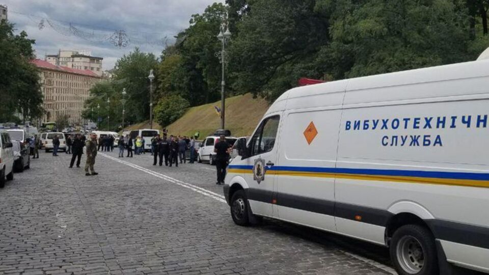 У Києві на вулиці Грушевського стався вибух