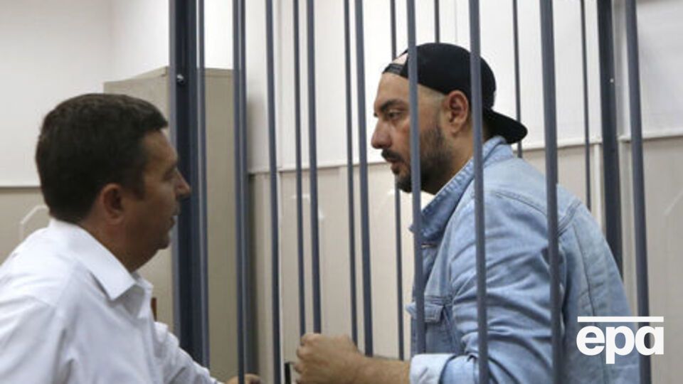 23 серпня суд ухвалив рішення відправити Серебренникова під домашній арешт