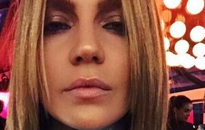 Співачка показала фігуру в купальнику