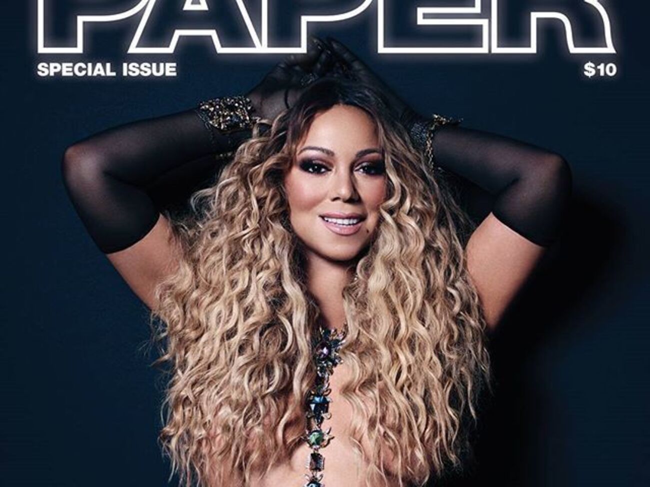 Кэри позировала для Paper топлес