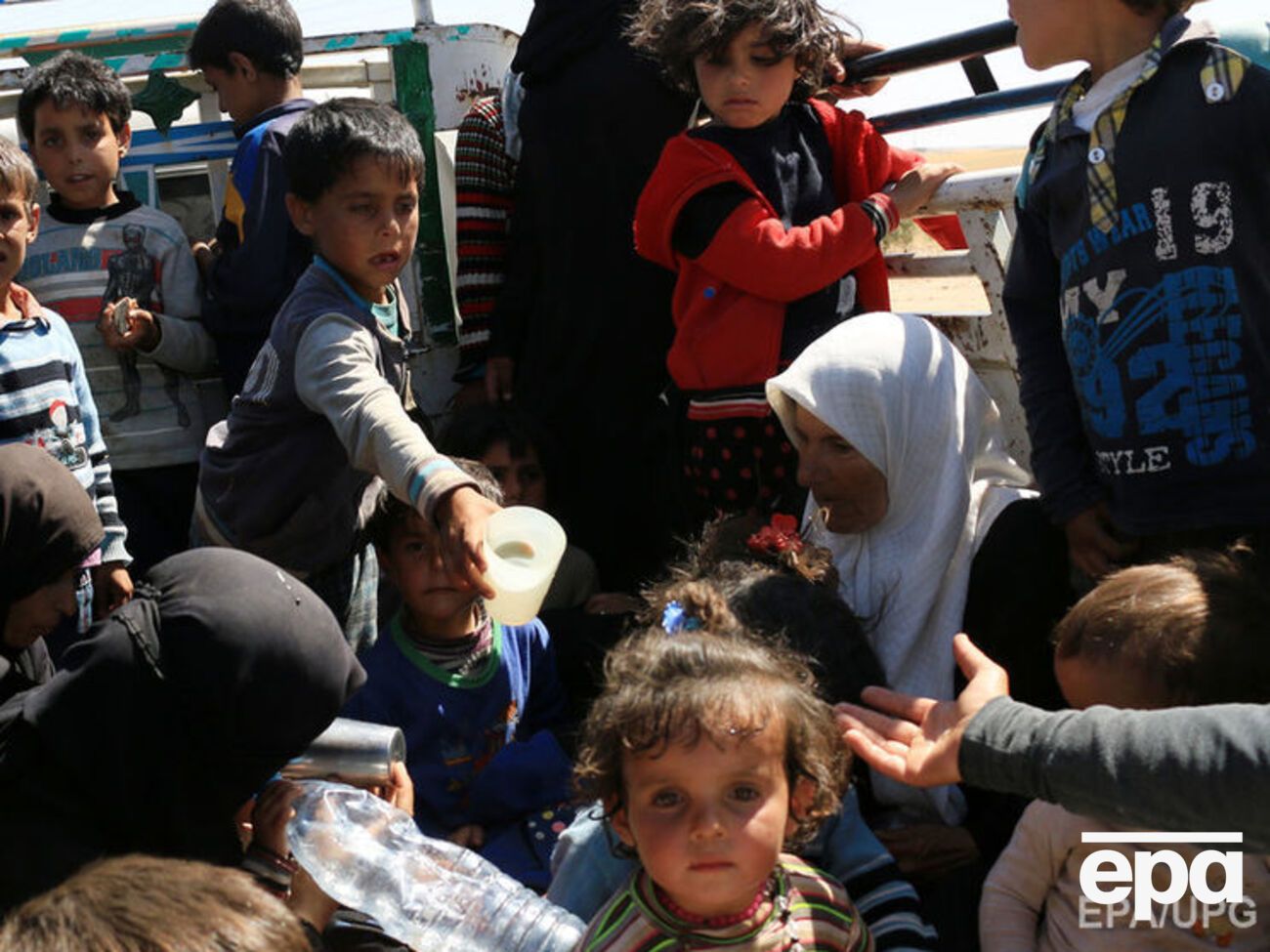 Мирні жителі гинуть під обстрілами в Рацці