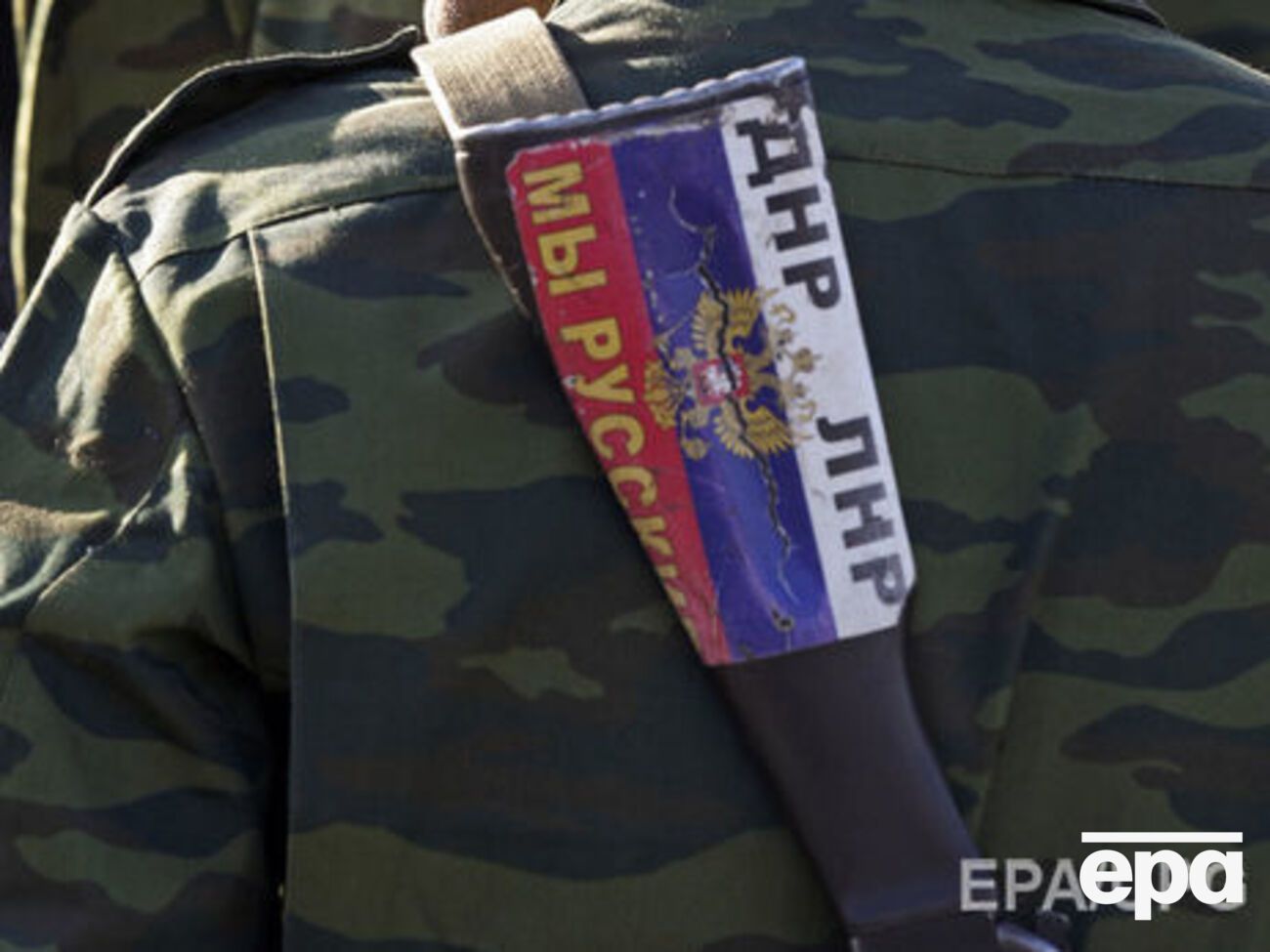 Боевики избили человека возле продовольственного магазина