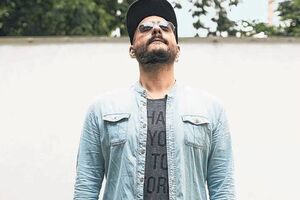 Серебренников находится под домашним арестом