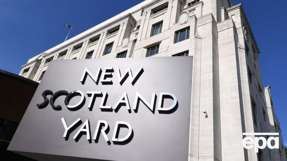 Поліцейські затримали чоловіка, оскільки помітили в його машині ніж. У Скотланд-Ярді розслідують справу за порушення закону про тероризм