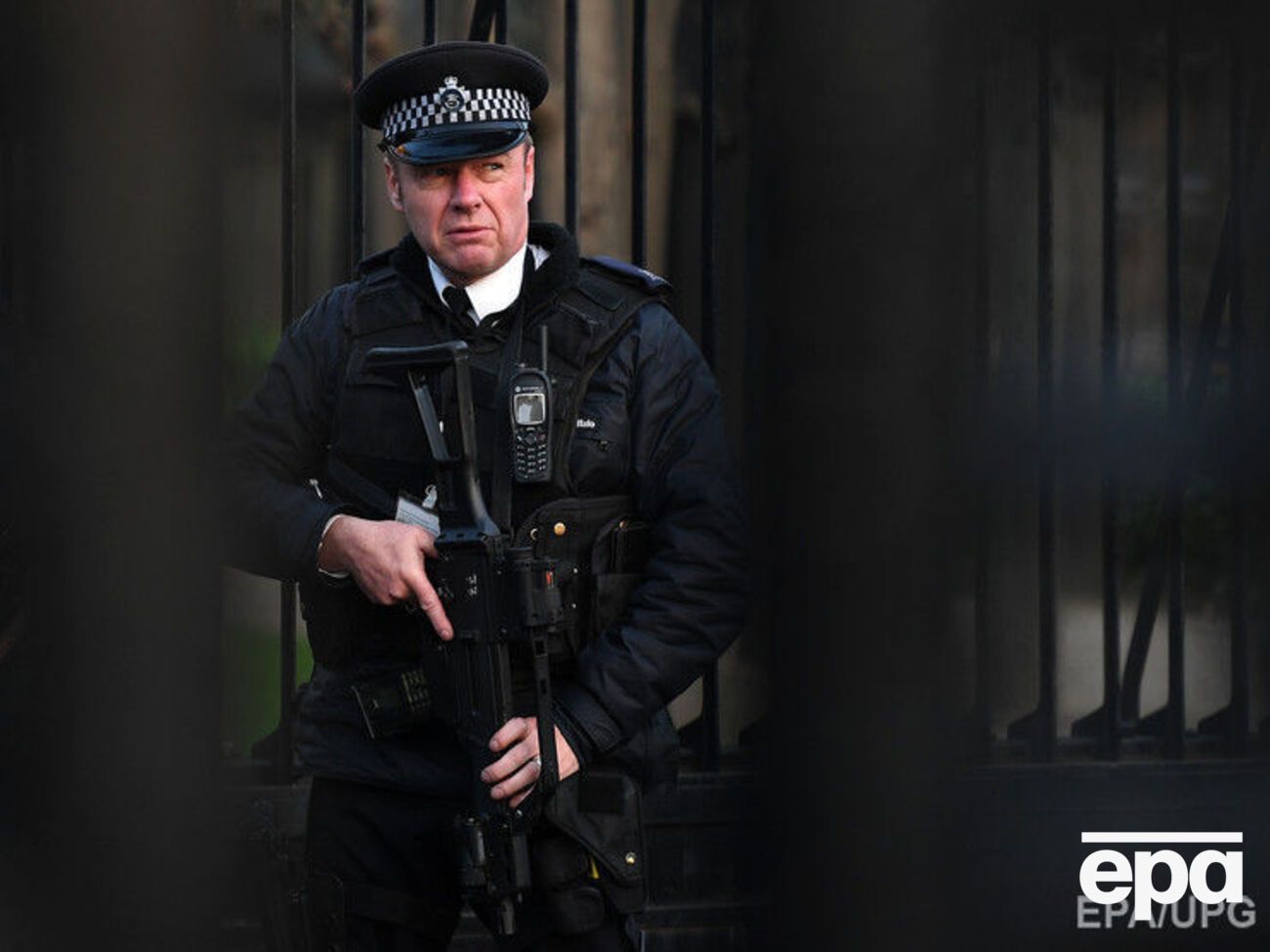 Меч заметили полицейские