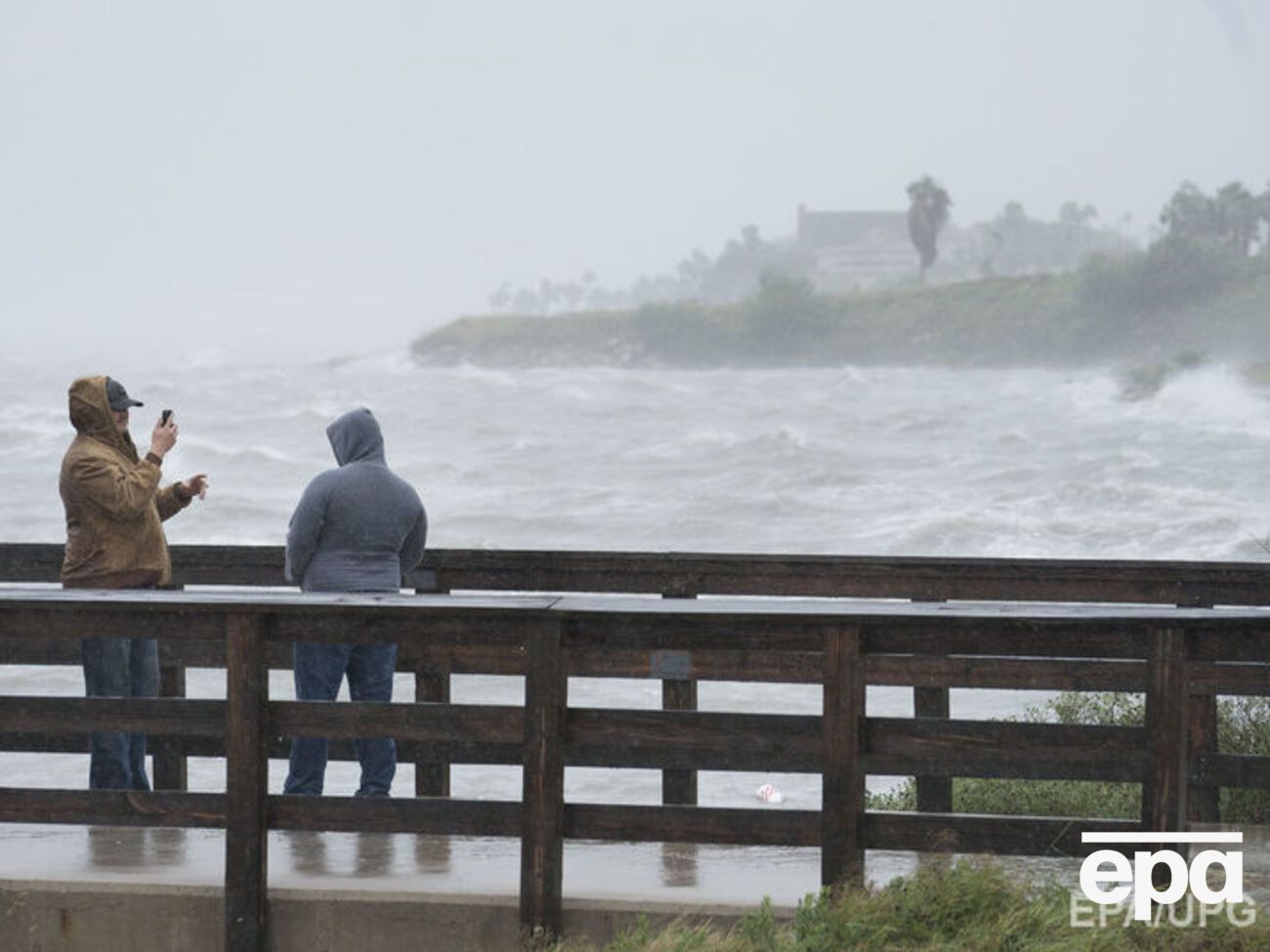 По данным метеорологов, это самый мощный шторм в США за последние 10 лет