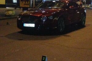 Bentley належить автосалону