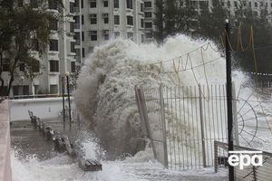 Шторм приближается к Гонконгу