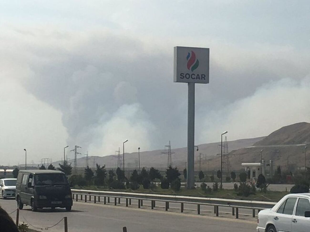 В Азербайджані горить склад зброї