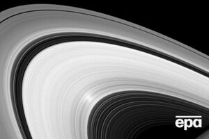 Cassini сфотографировал уникальную перспективу колец Сатурна