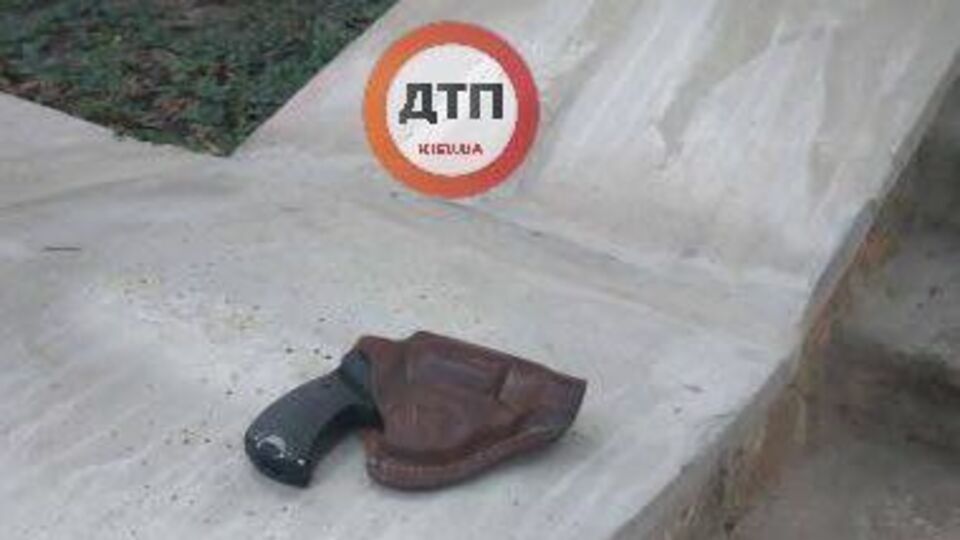 У Києві чоловік стріляв із револьвера