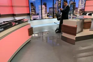 Співробітники телеканала були змушені перебратися на другий поверх