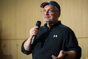 Лойко: Да чего мне вам, гениям, подсказывать?