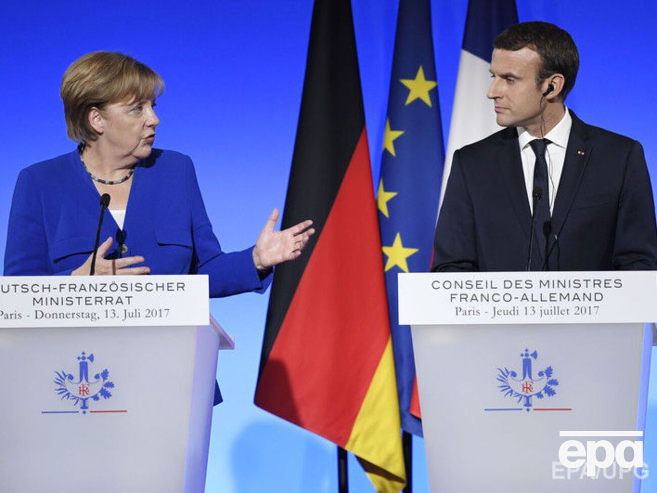 Меркель і Макрон констатували, що перемир'я в Україні не дотримуються належною мірою