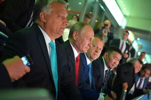 Орбан и Путин вместе наблюдали за бойцовским поединком