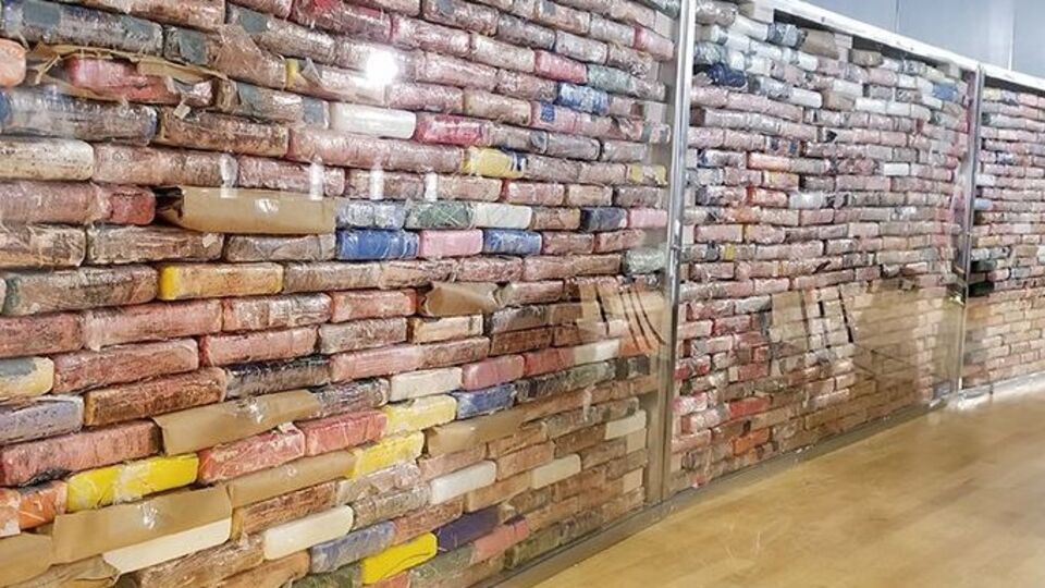 Пакети з кокаїном перетворили на "музейний експонат"