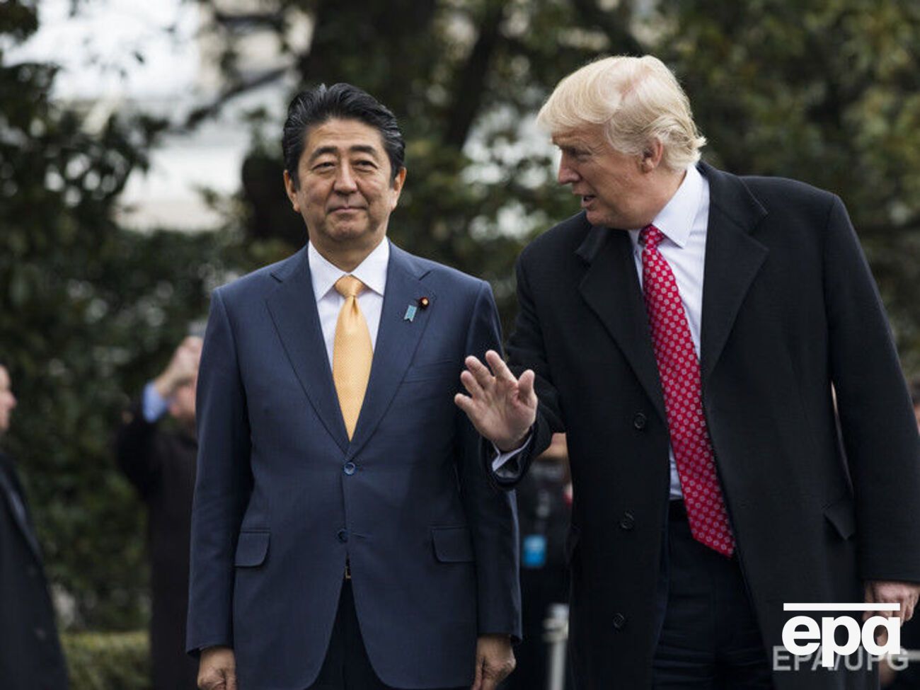 Трамп запевнив Абе, що Сполучені Штати на сто відсотків із Японією